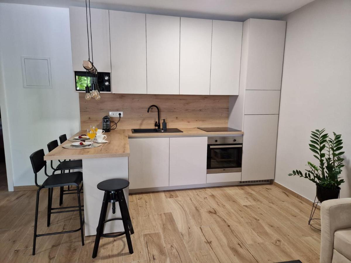 Large 2-Bdrm Apartment Petra Čilipi Εξωτερικό φωτογραφία