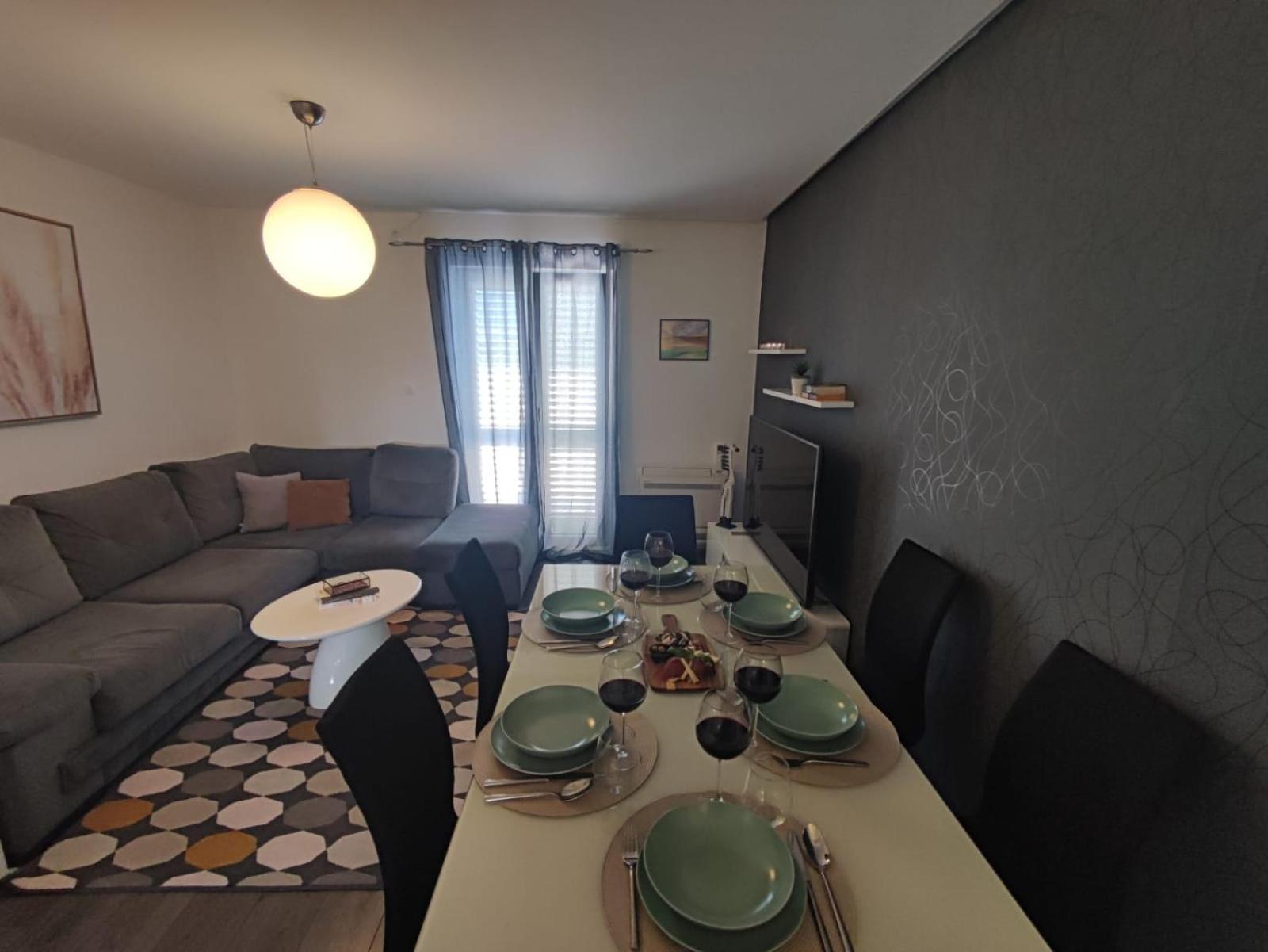 Large 2-Bdrm Apartment Petra Čilipi Εξωτερικό φωτογραφία