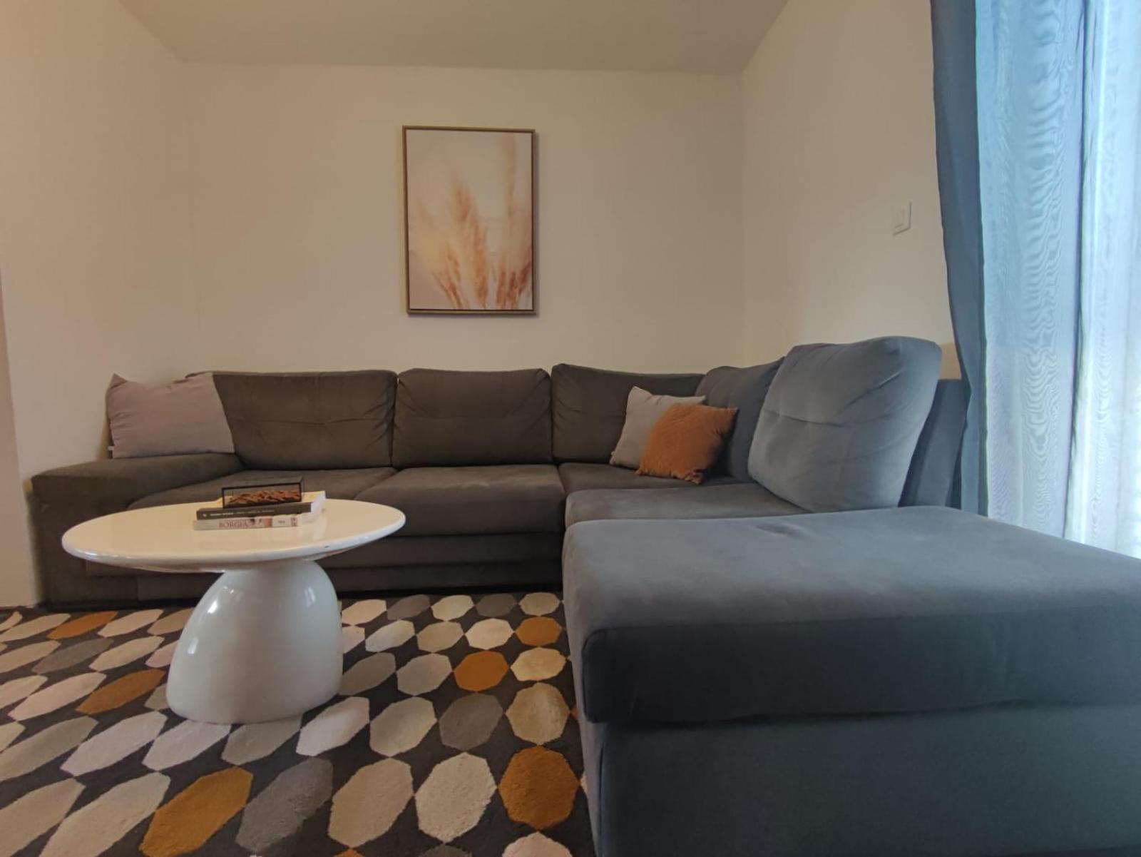 Large 2-Bdrm Apartment Petra Čilipi Εξωτερικό φωτογραφία